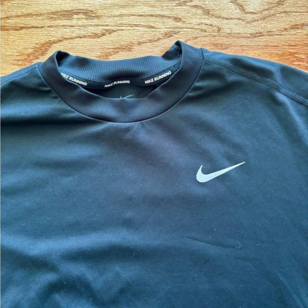 Nike Running Black Long Sleeve Top - Thumb holes and fitted wrists - Large
